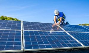 Installation et mise en production des panneaux solaires photovoltaïques à Auneau